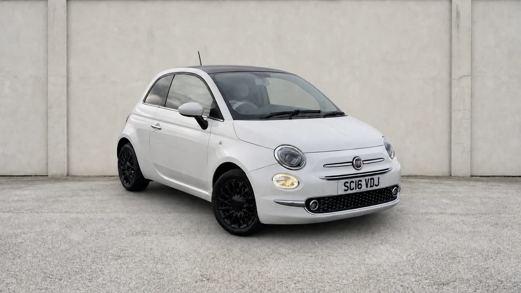 Fiat 500 exterior photograph